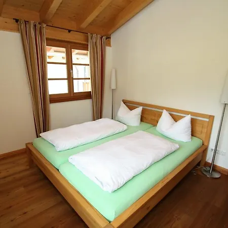 Ferienhaus Am Katzenbach * גרמיש-פרטנקירכן
